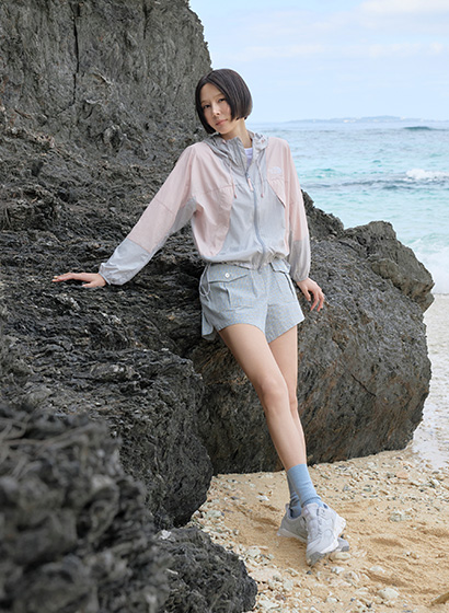 LIGHT LAYERS, BLOOMING