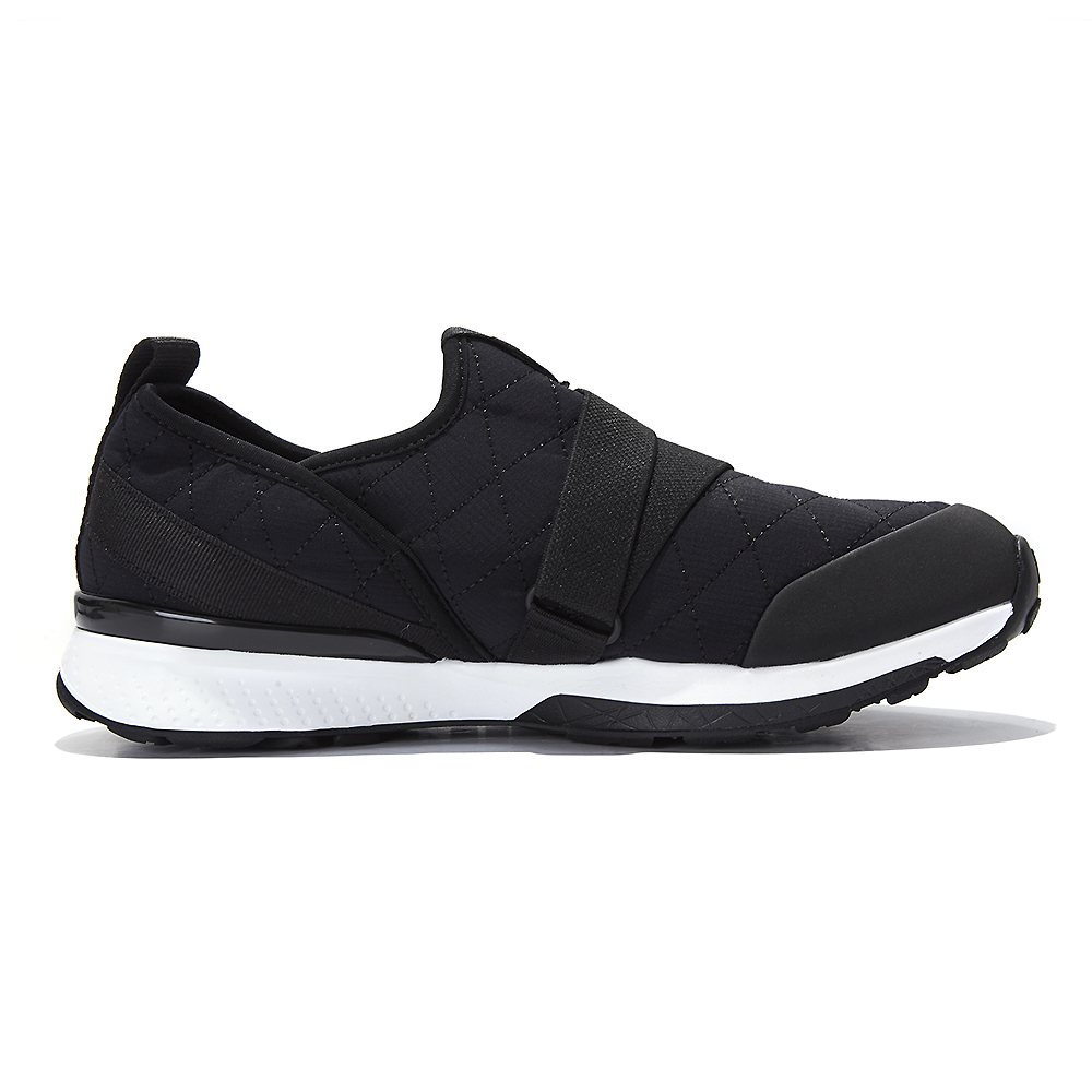 nike traverse shoes