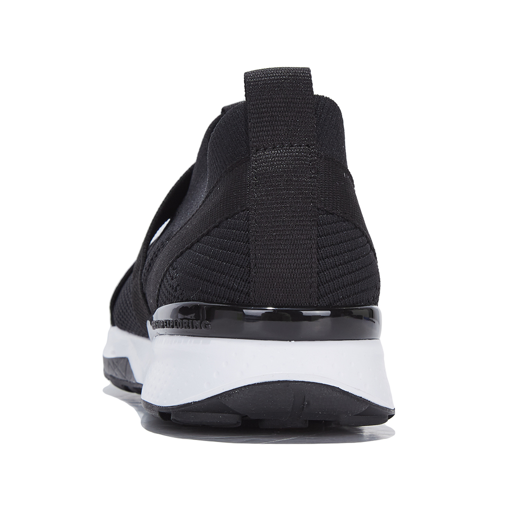 nike traverse shoes